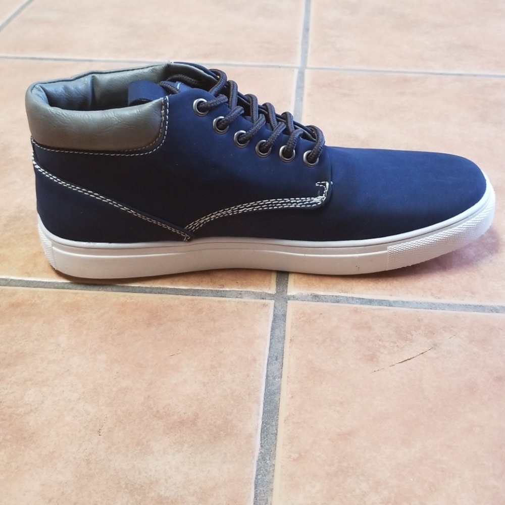 Men's blue shoes